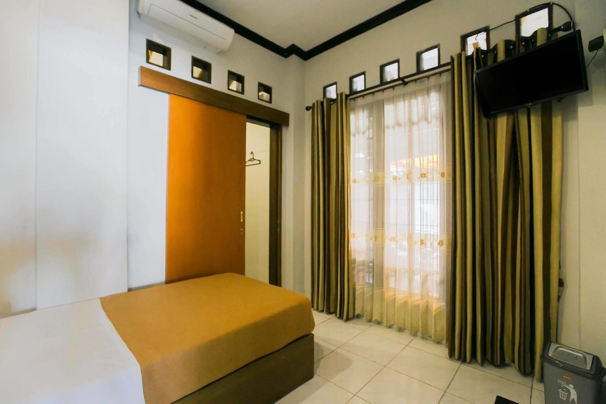 Santo Guest House Tropodo Brebek Εξωτερικό φωτογραφία